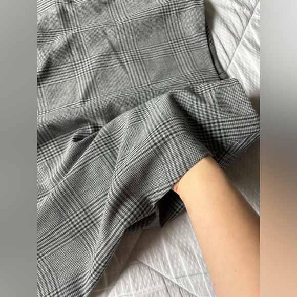 Wilfred Skirt with Pockets - Picture 3 of 7